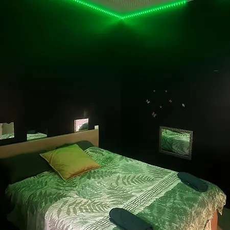 Zen Spa,jacuzzi, Sauna, Bedroom, Kitchen Apartment Montlucon