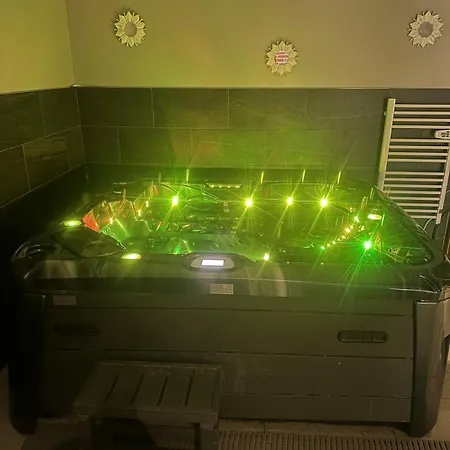 Zen Spa,jacuzzi, Sauna, Bedroom, Kitchen דירה Montluçon