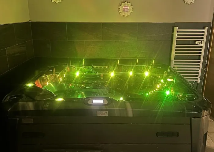 Zen Spa,jacuzzi, Sauna, Bedroom, Kitchen Lejlighed